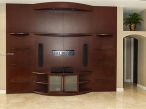6200 SW 97th Ave, Miami FL 33173