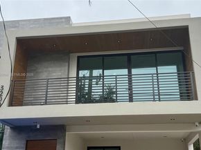 3200 Thomas Ave, Miami FL 33133