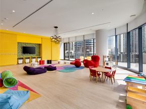 45 SW 9th St 1109, Miami FL 33130