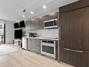 45 SW 9th St 1109, Miami FL 33130