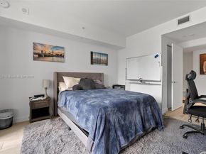 45 SW 9th St 1109, Miami FL 33130