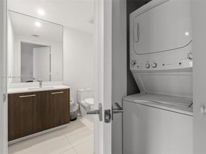 45 SW 9th St 1109, Miami FL 33130