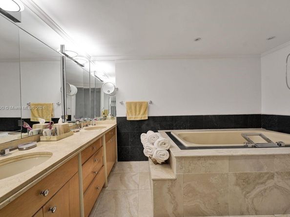 3 Grove Isle Dr C710, Miami FL 33133