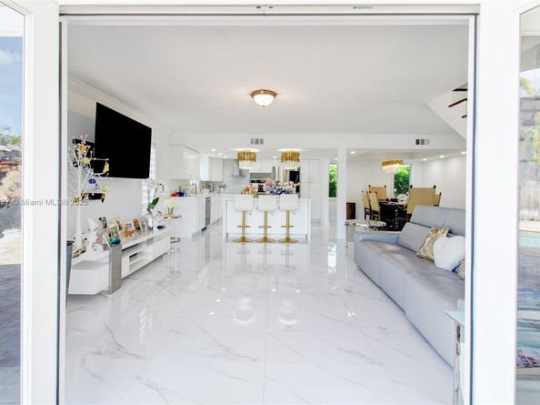 3736 SW 107th Ct, Miami FL 33165