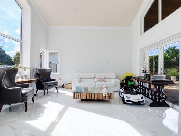 3736 SW 107th Ct, Miami FL 33165