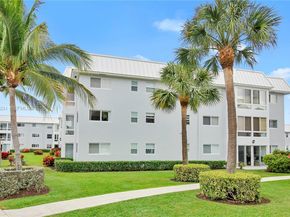 7 Colonial Club Drive 302, Boynton Beach FL 33435