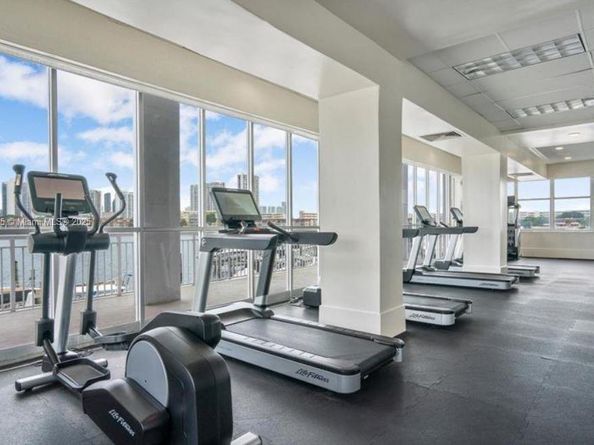 18061 Biscayne Blvd 802, Aventura FL 33160