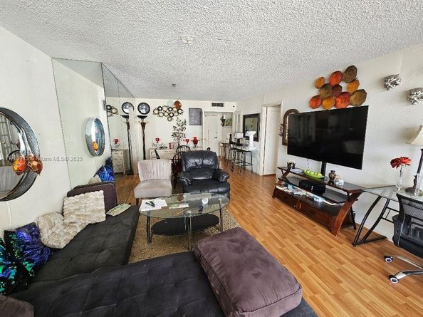 18061 Biscayne Blvd 802, Aventura FL 33160
