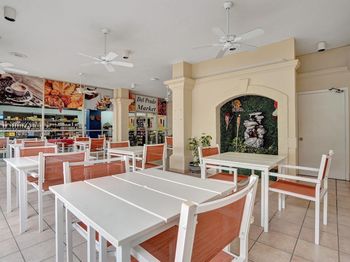 18061 Biscayne Blvd
