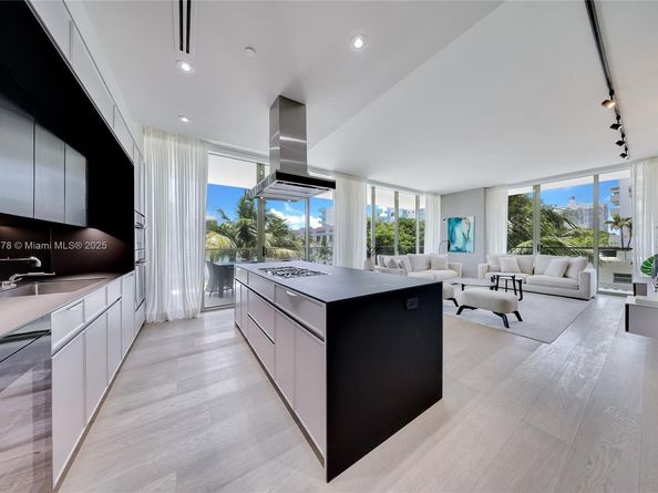 300 Collins Ave 3D, Miami Beach FL 33139