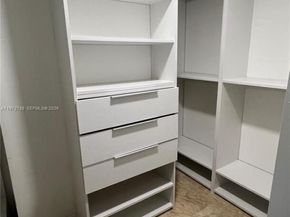 185 SW 7th St 2202, Miami FL 33130