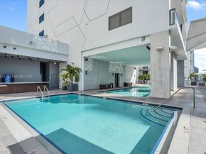 239 SW 9th St 1603, Miami FL 33130