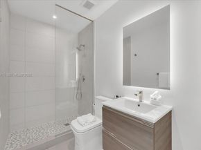 239 SW 9th St 1603, Miami FL 33130