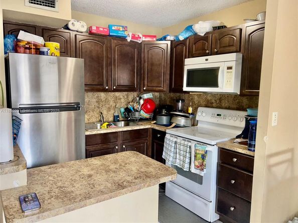 415 NW 210th St 206, Miami Gardens FL 33169