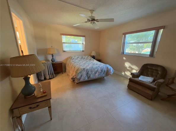4270 NW 40th St 202, Lauderdale Lakes FL 33319