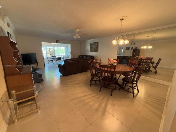 4270 NW 40th St 202, Lauderdale Lakes FL 33319