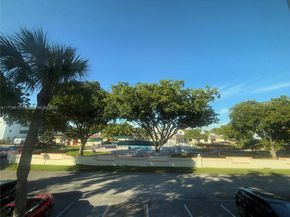 4270 NW 40th St 202, Lauderdale Lakes FL 33319