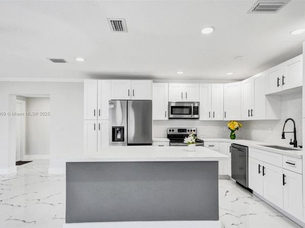 1143 NW 18th St, Fort Lauderdale FL 33311