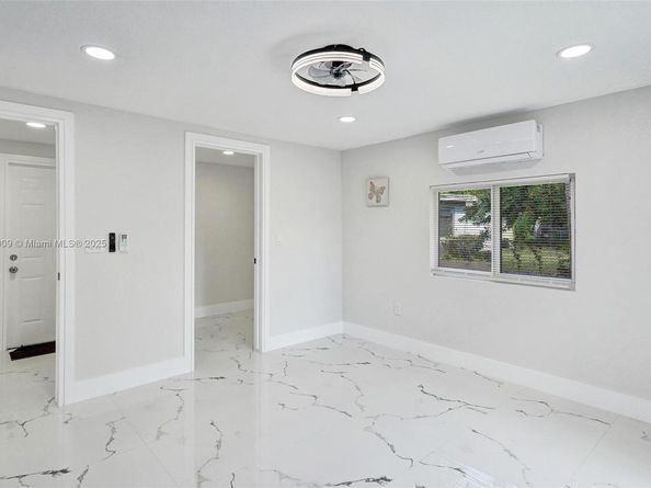 1143 NW 18th St, Fort Lauderdale FL 33311