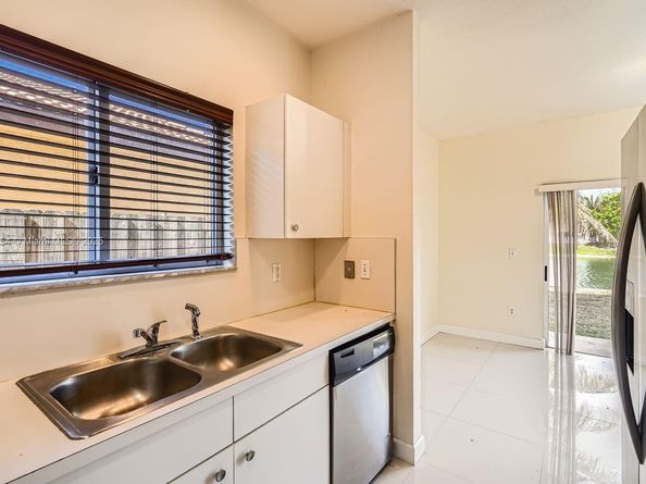949 NE 41st Ave, Homestead FL 33033