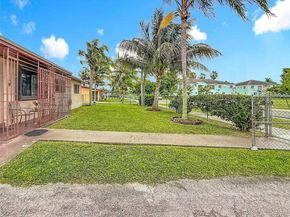 748 NW 2nd St, Florida City FL 33034