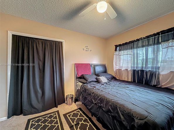 748 NW 2nd St, Florida City FL 33034