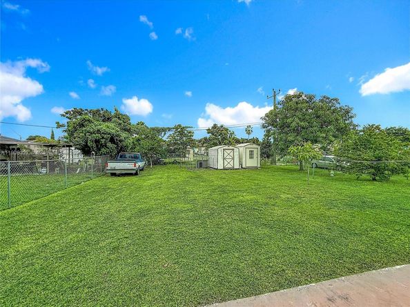 748 NW 2nd St, Florida City FL 33034