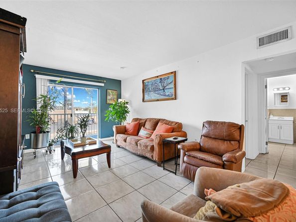 12890 NE 8th Ave 203, North Miami FL 33161