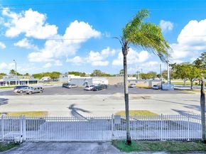 12890 NE 8th Ave 203, North Miami FL 33161