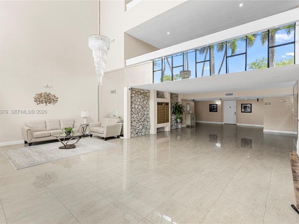 16251 Golf Club Rd 311, Weston FL 33326