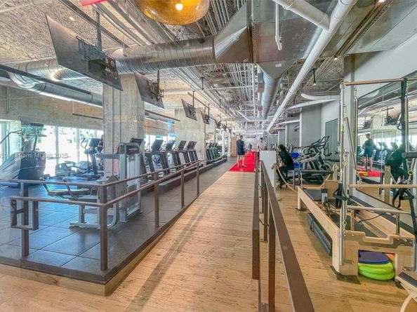 2301 Collins Ave 1025, Miami Beach FL 33139