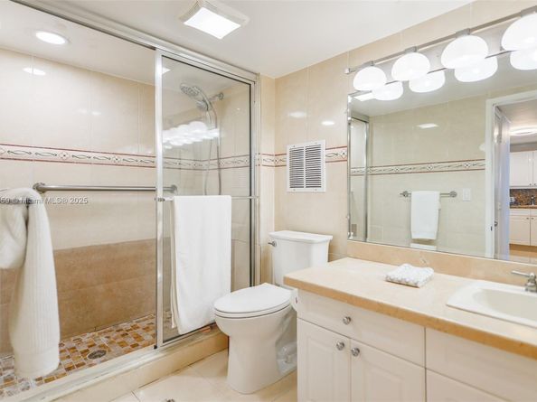 2301 Collins Ave 1025, Miami Beach FL 33139