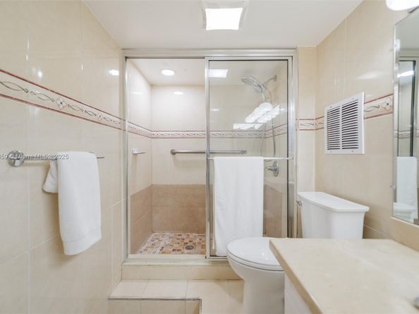 2301 Collins Ave 1025, Miami Beach FL 33139