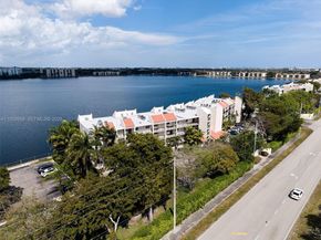 116 Lake Emerald Dr 408, Oakland Park FL 33309