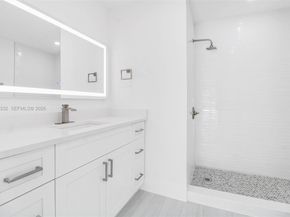 8961 SW 6th St, Miami FL 33174