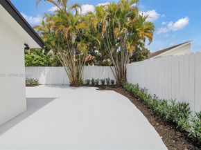 8961 SW 6th St, Miami FL 33174