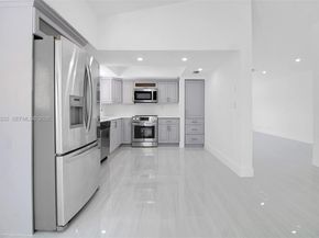8961 SW 6th St, Miami FL 33174