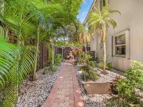 5805 NW 108th Pl, Doral FL 33178