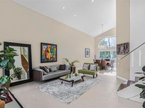 5805 NW 108th Pl, Doral FL 33178