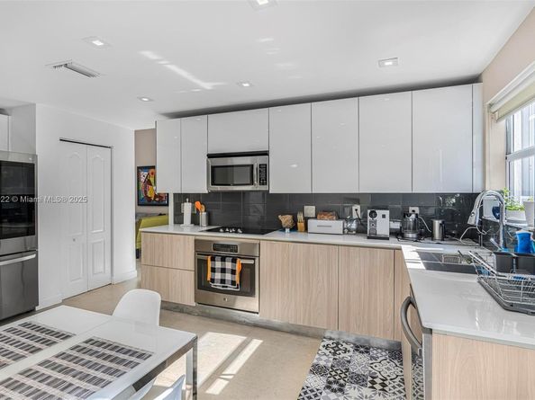 5805 NW 108th Pl, Doral FL 33178