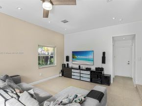 5805 NW 108th Pl, Doral FL 33178