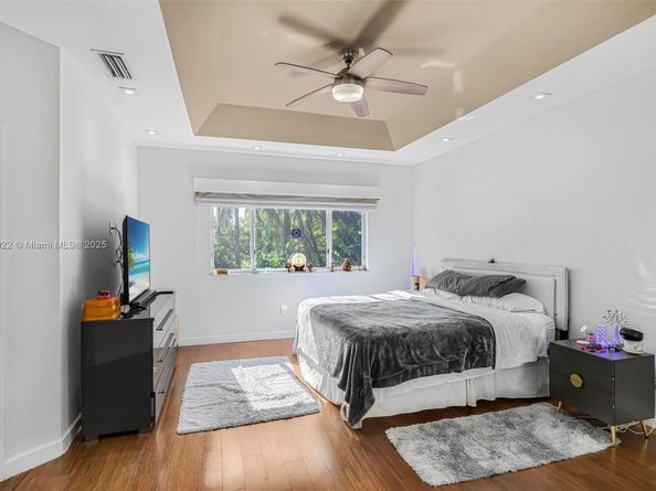 5805 NW 108th Pl, Doral FL 33178