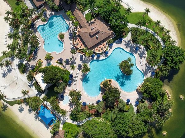 5805 NW 108th Pl, Doral FL 33178