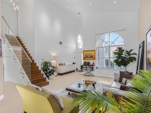 5805 NW 108th Pl, Doral FL 33178