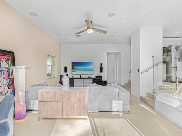 5805 NW 108th Pl, Doral FL 33178