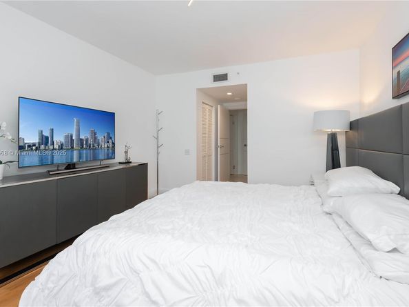 701 Brickell Key Blvd 1912, Miami FL 33131