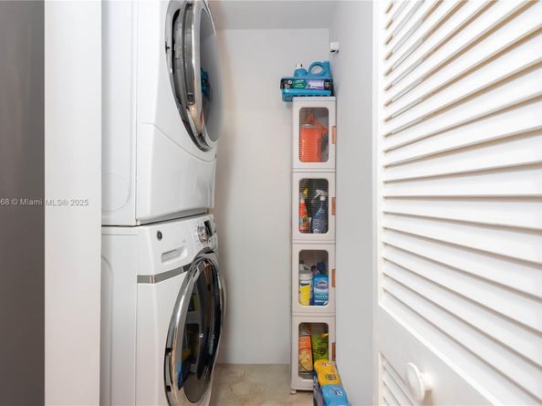 701 Brickell Key Blvd 1912, Miami FL 33131