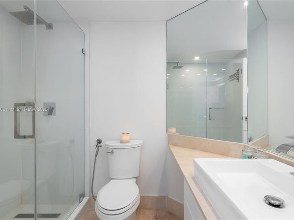 701 Brickell Key Blvd 1912, Miami FL 33131