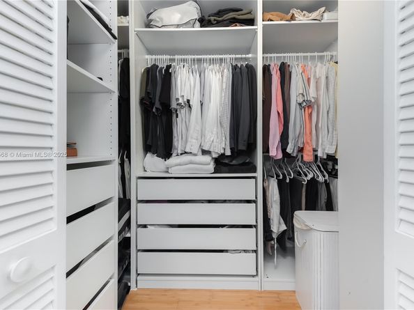 701 Brickell Key Blvd 1912, Miami FL 33131