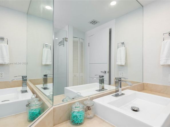 701 Brickell Key Blvd 1912, Miami FL 33131